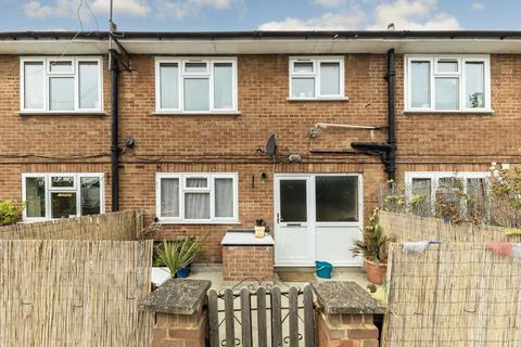Avenue Parade, Sunbury-On-Thames TW16