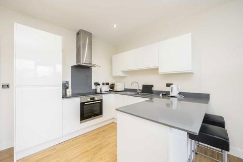 1 bedroom flat for sale, Staines Road West, Sunbury-On-Thames TW16