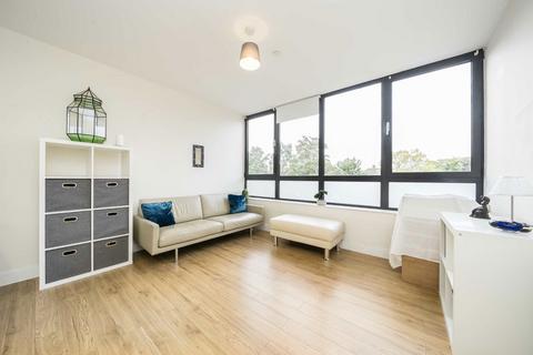 1 bedroom flat for sale, Staines Road West, Sunbury-On-Thames TW16