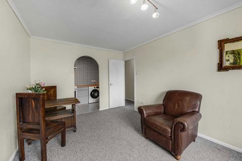 1 bedroom flat for sale, Seymour Way, Sunbury-On-Thames TW16