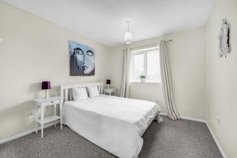 1 bedroom flat for sale, Seymour Way, Sunbury-On-Thames TW16