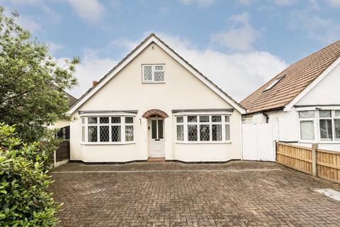 4 bedroom bungalow for sale, Kings Avenue, Sunbury-On-Thames TW16