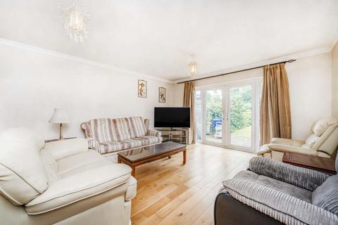 4 bedroom bungalow for sale, Kings Avenue, Sunbury-On-Thames TW16