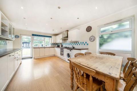 4 bedroom bungalow for sale, Kings Avenue, Sunbury-On-Thames TW16