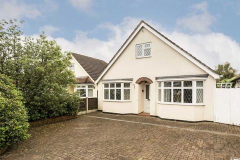 4 bedroom bungalow for sale, Kings Avenue, Sunbury-On-Thames TW16