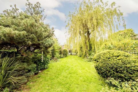 4 bedroom detached house for sale, Gaston Bridge Road, Shepperton TW17