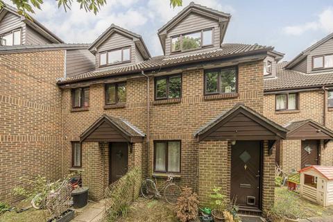 2 bedroom maisonette for sale, Benwell Court, Sunbury-On-Thames TW16