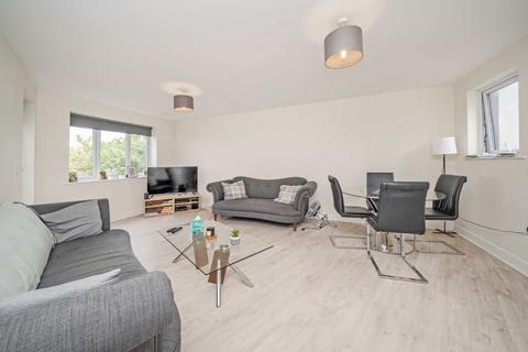 2 bedroom flat for sale, Hythe Road, Surbiton KT6