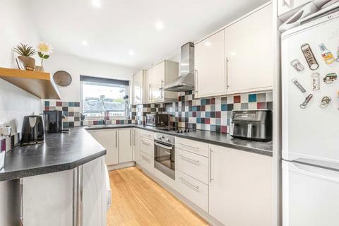 2 bedroom flat for sale, Adelaide Road, Surbiton KT6