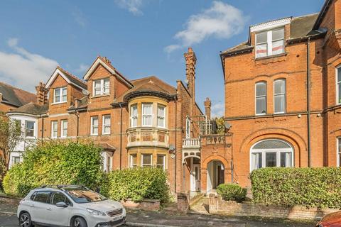 2 bedroom flat for sale, Surbiton Hill Road, Surbiton KT6