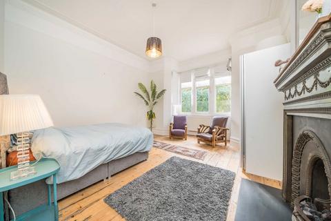 2 bedroom flat for sale, Surbiton Hill Road, Surbiton KT6