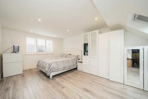 245 Raeburn Avenue, Surbiton, KT5 9DF