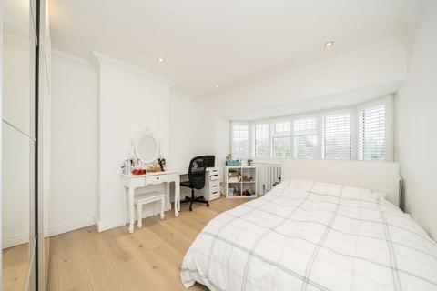 245 Raeburn Avenue, Surbiton, KT5 9DF