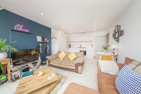 1 bedroom flat for sale, Brighton Road, Surbiton KT6