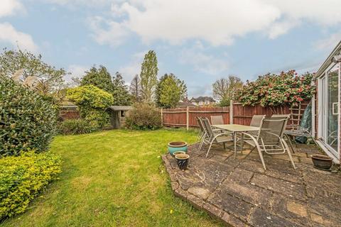 125 Raeburn Avenue, Surbiton, KT5 9DB