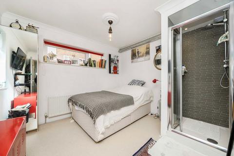 2 bedroom flat for sale, Rivermead, Kingston Upon Thames KT1