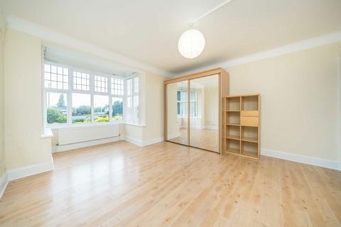 2 bedroom flat for sale, Portsmouth Road, Surbiton KT6