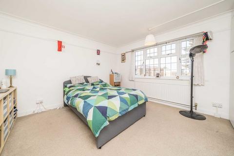 2 bedroom flat for sale, St. Marks Hill, Surbiton KT6