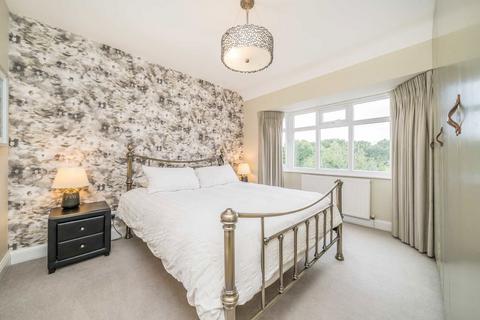 3 bedroom semi-detached house for sale, Grand Avenue, Surbiton KT5