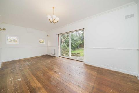 3 bedroom bungalow for sale, Greenwood Close, Thames Ditton KT7