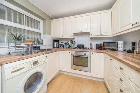 1 bedroom flat for sale, Surbiton Hill Park, Surbiton KT5