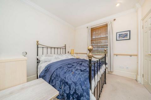 1 bedroom flat for sale, Balaclava Road, Surbiton KT6