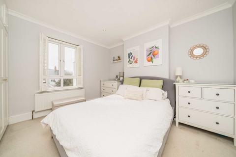 2 bedroom flat for sale, Cleaveland Road, Surbiton KT6