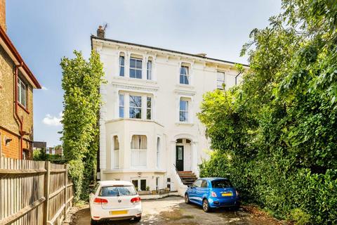 2 bedroom flat for sale, South Bank Terrace, Surbiton KT6