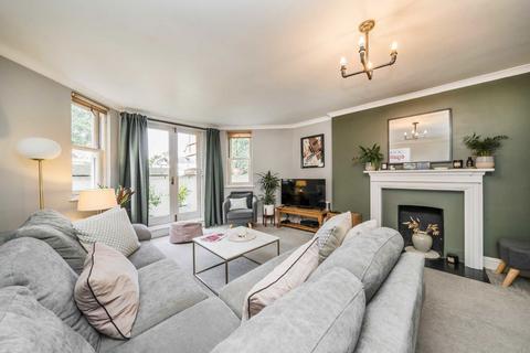 2 bedroom flat for sale, South Bank Terrace, Surbiton KT6