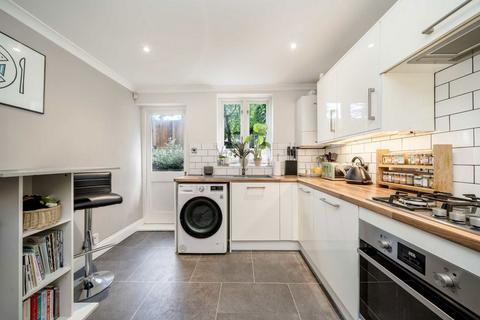 2 bedroom flat for sale, South Bank Terrace, Surbiton KT6