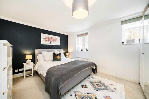 2 bedroom flat for sale, South Bank Terrace, Surbiton KT6