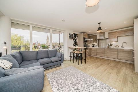 2 bedroom flat for sale, Ellerton Road, Surbiton KT6