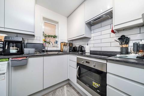 1 bedroom flat for sale, Glenbuck Road, Surbiton KT6