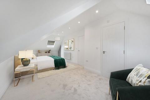 3 bedroom semi-detached house for sale, Douglas Road, Surbiton KT6