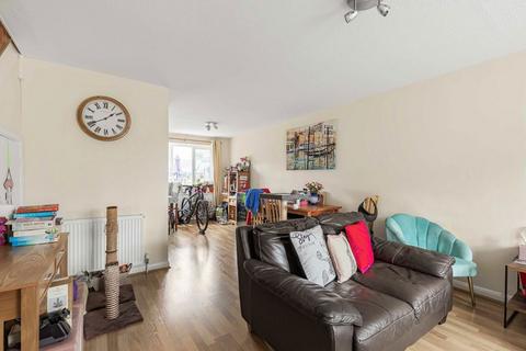 3 bedroom house for sale, Wolsey Way, Chessington KT9