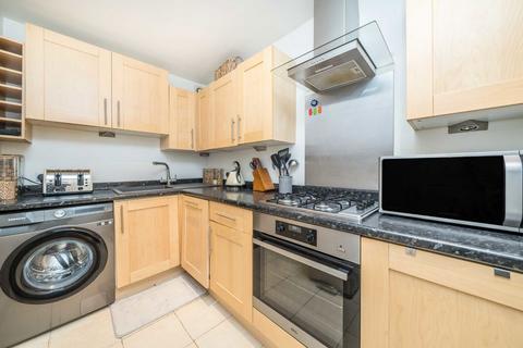 3 bedroom flat for sale, King Charles Road, Surbiton KT5