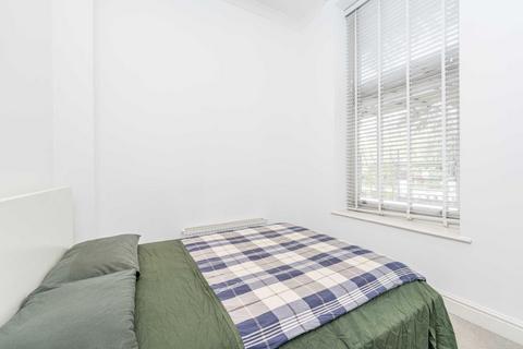 1 bedroom flat for sale, Langley Road, Surbiton KT6