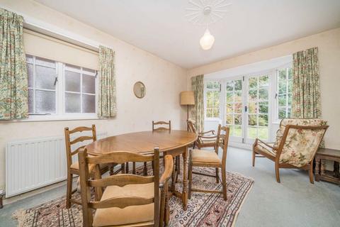 4 bedroom detached house for sale, Saffron Way, Surbiton KT6