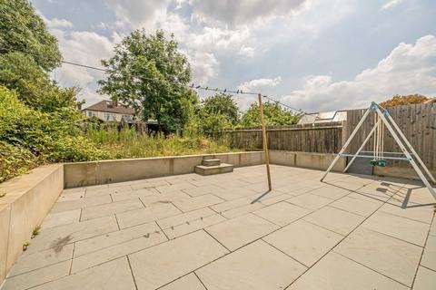 4 Woodside Close, Surbiton, KT5 9JU