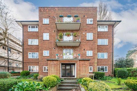 2 bedroom flat for sale, Uxbridge Road, Kingston Upon Thames KT1