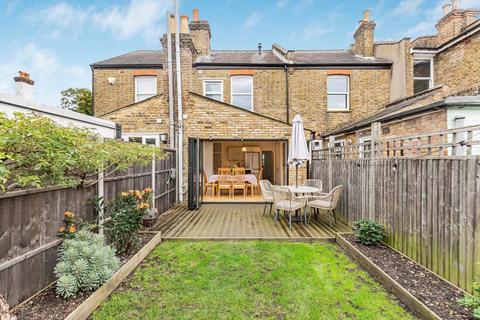 8 Grove Footpath, Surbiton, KT5 8AT