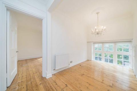 3 bedroom flat for sale, Lovelace Road, Surbiton KT6