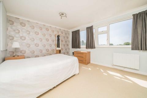 2 bedroom flat for sale, Cranes Park, Surbiton KT5