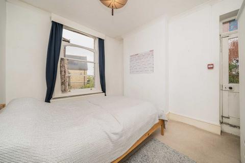 1 bedroom flat for sale, Parklands, Surbiton KT5