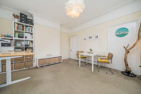 1 bedroom flat for sale, Parklands, Surbiton KT5