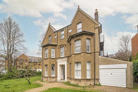 1 bedroom flat for sale, Parklands, Surbiton KT5