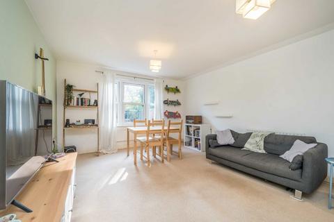 1 bedroom flat for sale, Avenue Elmers, Surbiton KT6