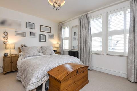 137 Douglas Road, Surbiton, KT6 7SD
