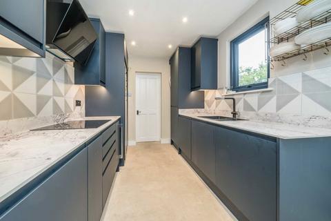 63 Beaconsfield Road, Surbiton, KT5 9AW