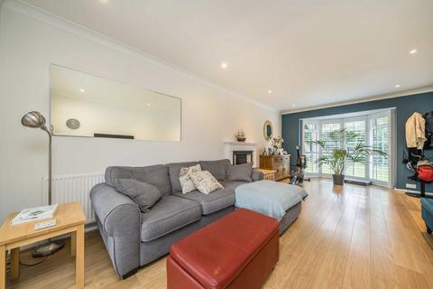 8a Highfield Close, Long Ditton, Surbiton, KT6 5JG